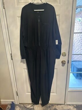 NWT- size XXL Tall-Old Navy Black Zip-Front Jumpsuit